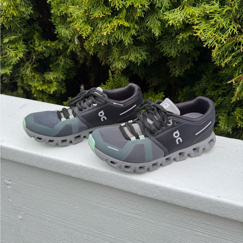 On Cloud 5 Women’s Running Shoes - Magnet/Aloe - Size 6.5